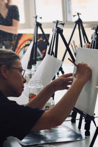 clases y talleres de pintura en Barcelona para grupos